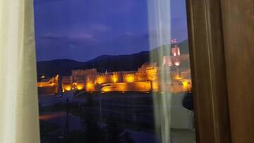 Фото номера Стандартный трехместный номер Отель Hotel Rabathi г. Ахалцихе 19