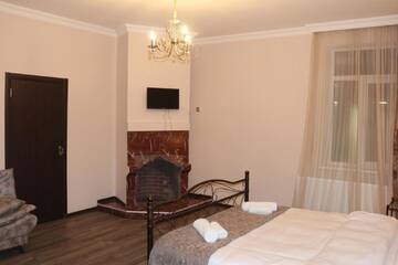 Фото номера Двухместный номер Делюкс с 1 кроватью Отель Hotel Suliko г. Ахалцихе 7
