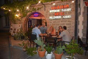 Фото номера Роскошный четырехместный номер Гостевой дом Guesthouse Millennium Rabathi г. Ахалцихе 21