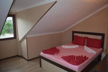 Фото номера Семейный номер с видом на сад Гостевой дом Guesthouse Millennium Rabathi г. Ахалцихе 6
