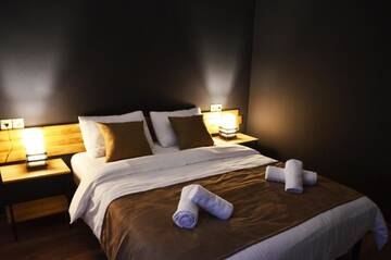 Фото номера Двухместный номер с 1 кроватью и балконом Отель Taba Hall Boutique Hotel г. Ахалцихе 2