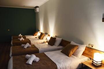 Фото номера Четырехместный номер &quot;Комфорт&quot; Отель Taba Hall Boutique Hotel г. Ахалцихе 4